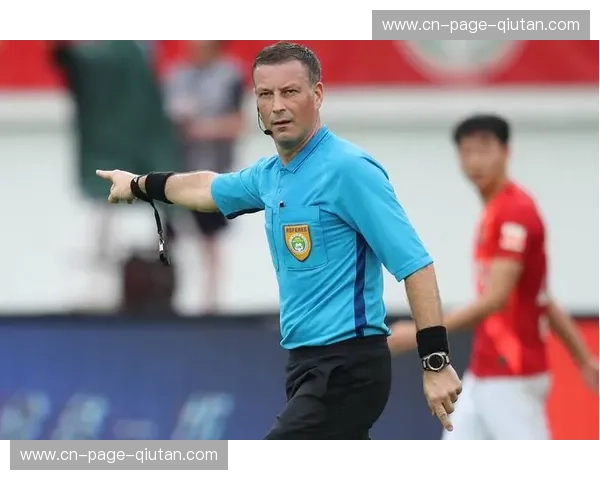 裁判判罚尺度引发多队不满 成为近期英超赛场热议话题 裁判判罚尺度引发多队不满 成为近期英超赛场热议话题